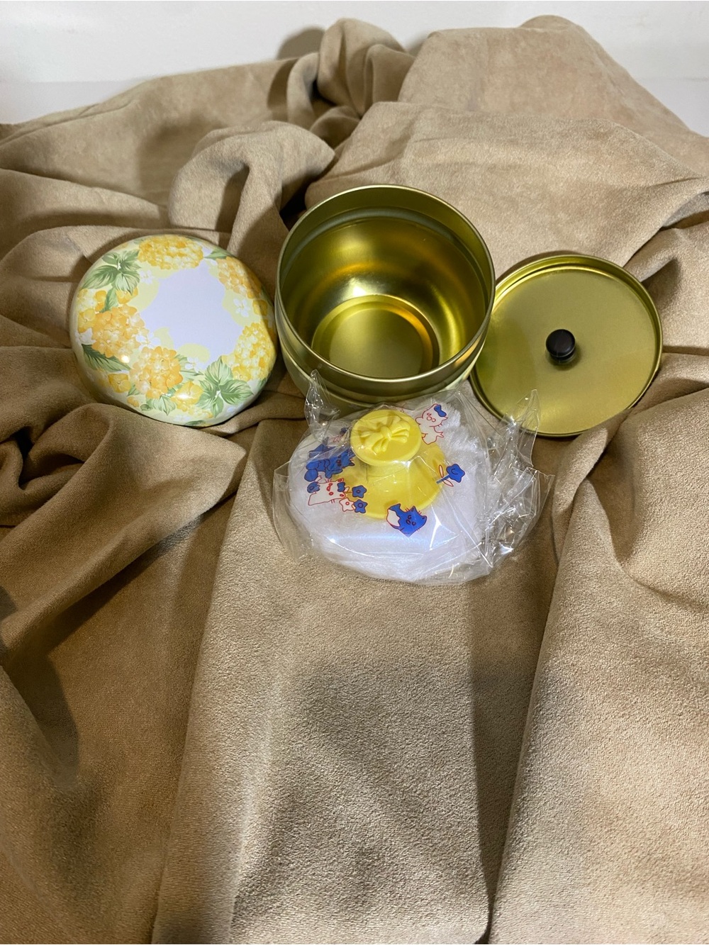 Dusting Powder Tin W/Powder Puff Face Body or Baby